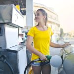 Minder benzine verbruiken? Deze tips helpen!